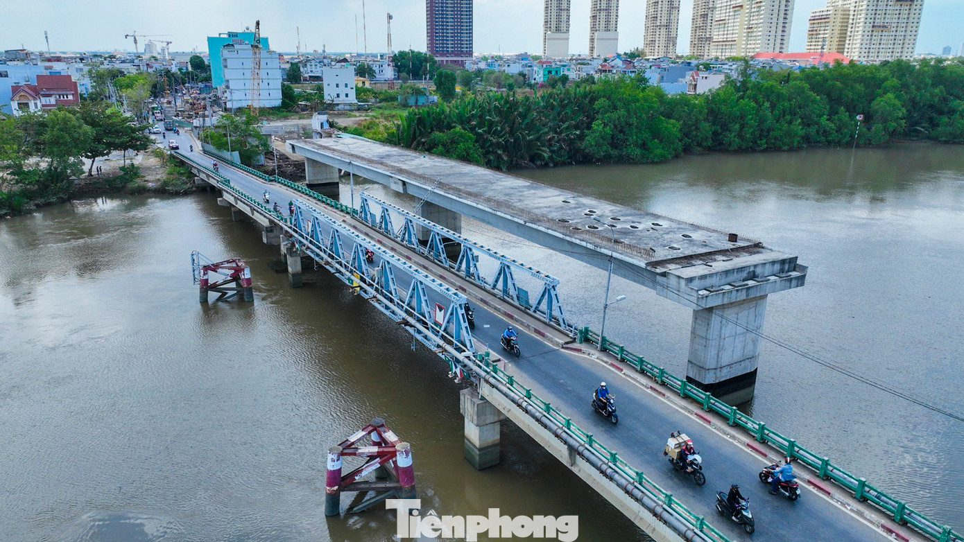 Tháng 7/2022, HĐND TPHCM thông qua chủ trương điều chỉnh dự án cầu Phước Long, tăng mức đầu tư lên 748 tỷ đồng. Cuối tháng 7/2023, cầu Phước Long đã thi công trở lại sau gần 3 năm tạm dừng.