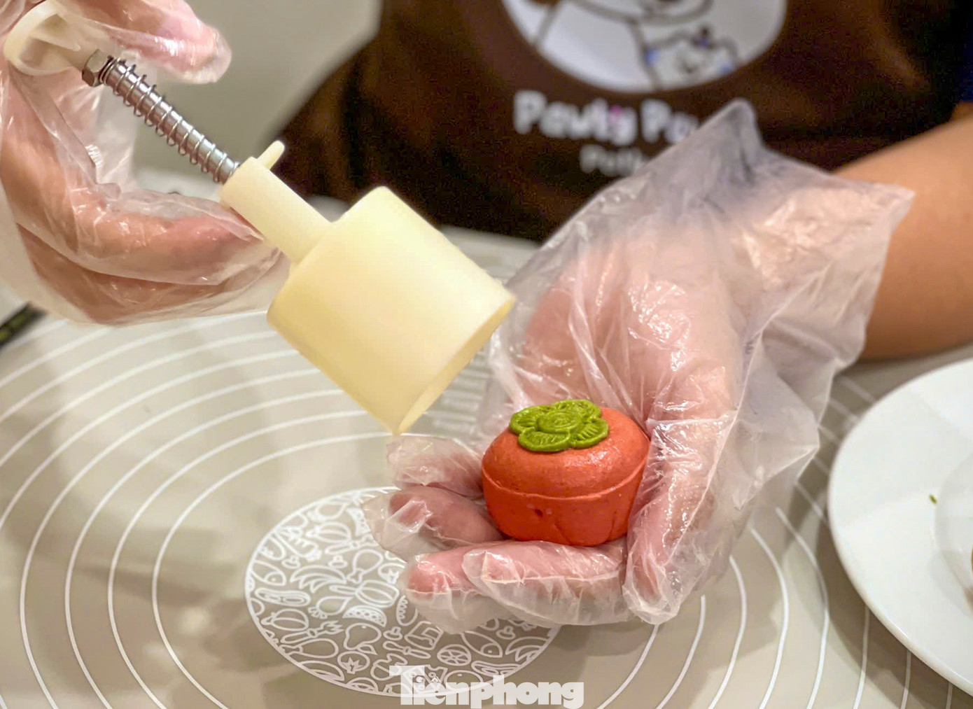 Ý tưởng đến từ mong muốn tô hồng cuộc sống của các bé chó, mèo. Tiệm hy vọng là các em sẽ được chung vui với ba mẹ, anh chị,... trong những dịp lễ và ngày đặc biệt trong năm. Ý tưởng đến từ mong muốn tô hồng cuộc sống của các bé chó, mèo. Tiệm hy vọng là các em sẽ được chung vui với ba mẹ, anh chị,... trong những dịp lễ và ngày đặc biệt trong năm.