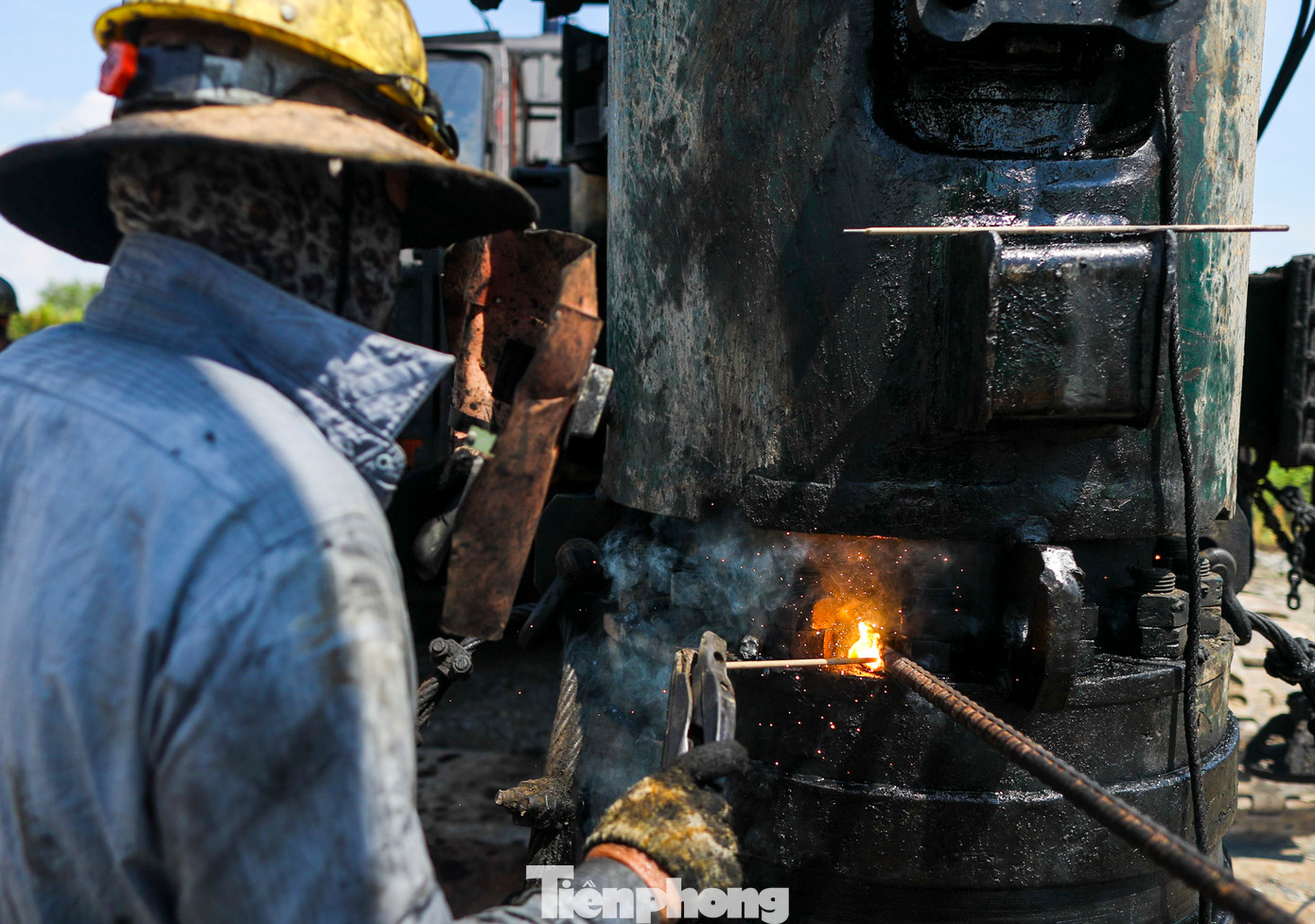 Gói thầu CW2 có sản lượng lũy kế đạt 21%, do Liên danh Dongbu Corporation (Hàn Quốc) - Công ty CP Đầu tư Xây dựng và Kỹ thuật VNCN E&C (Việt Nam) đảm nhận. Gói thầu CW2 có sản lượng lũy kế đạt 21%, do Liên danh Dongbu Corporation (Hàn Quốc) - Công ty CP Đầu tư Xây dựng và Kỹ thuật VNCN E&C (Việt Nam) đảm nhận.