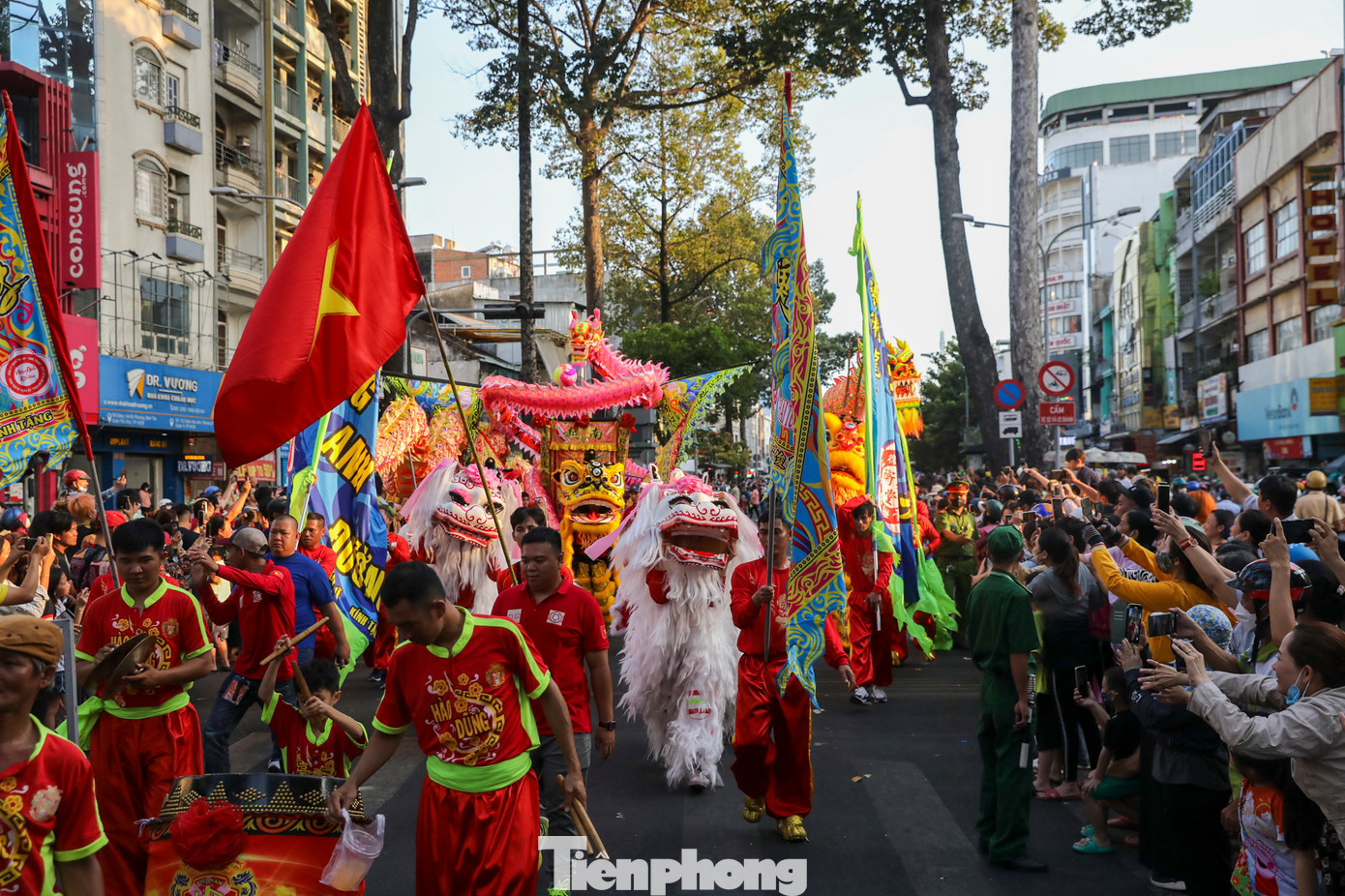 Lễ hội Tết Nguyên tiêu tại quận 5 đã được Bộ Văn hóa - Thể thao và Du lịch công nhận là Di sản văn hóa phi vật thể cấp quốc gia, thể hiện sự gìn giữ và phát huy những giá trị văn hóa tốt đẹp của người Hoa ở quận 5 nói riêng và TPHCM nói chung.