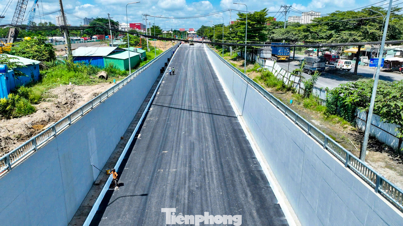 Các đơn vị dự kiến sẽ hoàn thành và thông xe hầm chui HC2 vào ngày 15/9, tuy nhiên vì thời tiết liên tục mưa, khó khăn trong xây dựng nên cần dời thời gian thông xe đến cuối tháng 9 để đảm bảo chất lượng công trình.