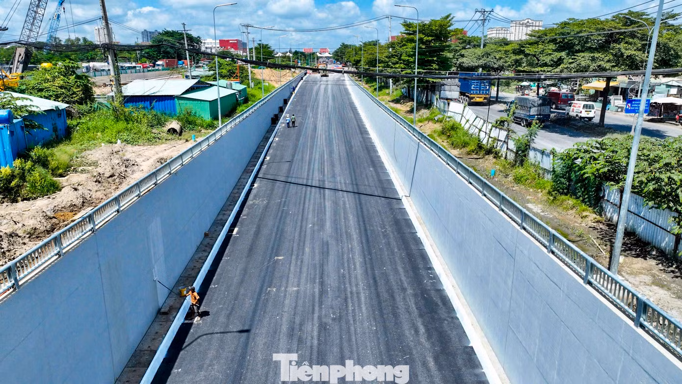 Các đơn vị dự kiến sẽ hoàn thành và thông xe hầm chui HC2 vào ngày 15/9, tuy nhiên vì thời tiết liên tục mưa, khó khăn trong xây dựng nên cần dời thời gian thông xe đến cuối tháng 9 để đảm bảo chất lượng công trình.
