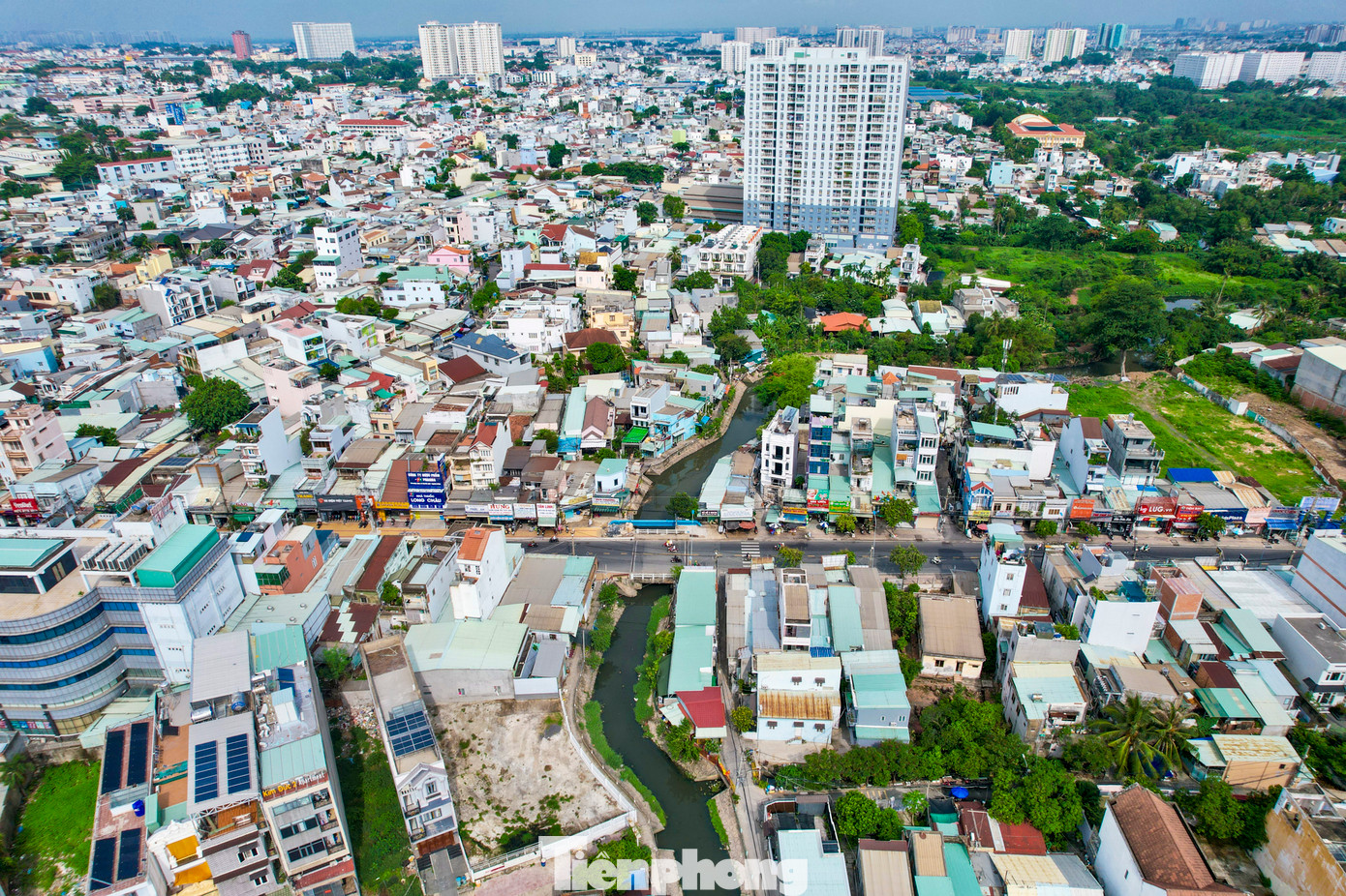 Ông Mai Hữu Quyết, Phó Chủ tịch UBND TP Thủ Đức, đánh giá việc cải tạo rạch Thủ Đức gần như là dự án mấu chốt để có thể giảm ngập cho khu vực chợ Thủ Đức. UBND TP Thủ Đức dự kiến cần chi hơn 4.000 tỷ đồng để triển khai kế hoạch này. UBND TP Thủ Đức đề xuất TPHCM đầu tư cho dự án trong giai đoạn 2026 - 2030 nhằm giải quyết căn cơ tình trạng ngập nước trên địa bàn.