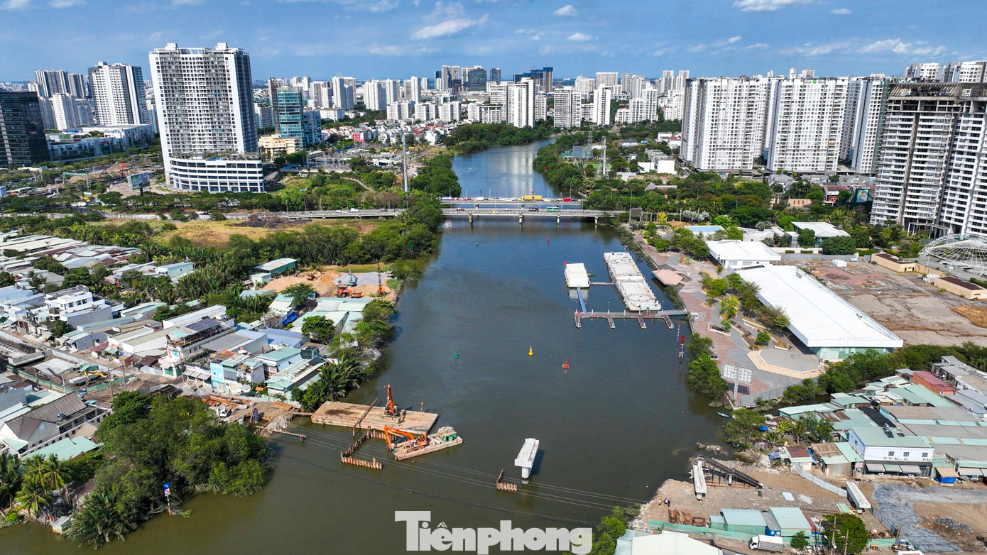 Cầu Rạch Đỉa mới sau khi hoàn thiện sẽ nối thẳng tuyến đường Lê Văn Lương vào đường Nguyễn Văn Linh, là cầu nối huyết mạch, tăng tính kết nối của khu vực huyện Nhà Bè và quận 7, giúp giảm tải cho cầu Rạch Đỉa 2 trên đường Nguyễn Hữu Thọ vốn đã quá tải, thường xuyên ùn tắc vào giờ cao điểm.