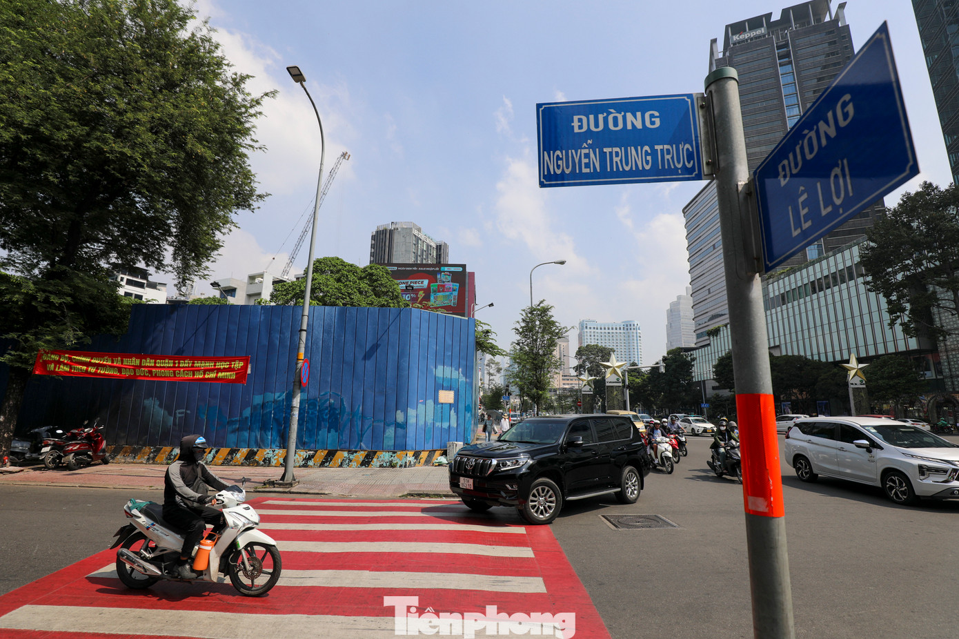 Khu đất cũng chính là nơi tọa lạc của Trung tâm thương mại quốc tế ITC trước đây, từng xảy ra vụ hỏa hoạn kinh hoàng vào năm 2002 khiến 60 người thiệt mạng.