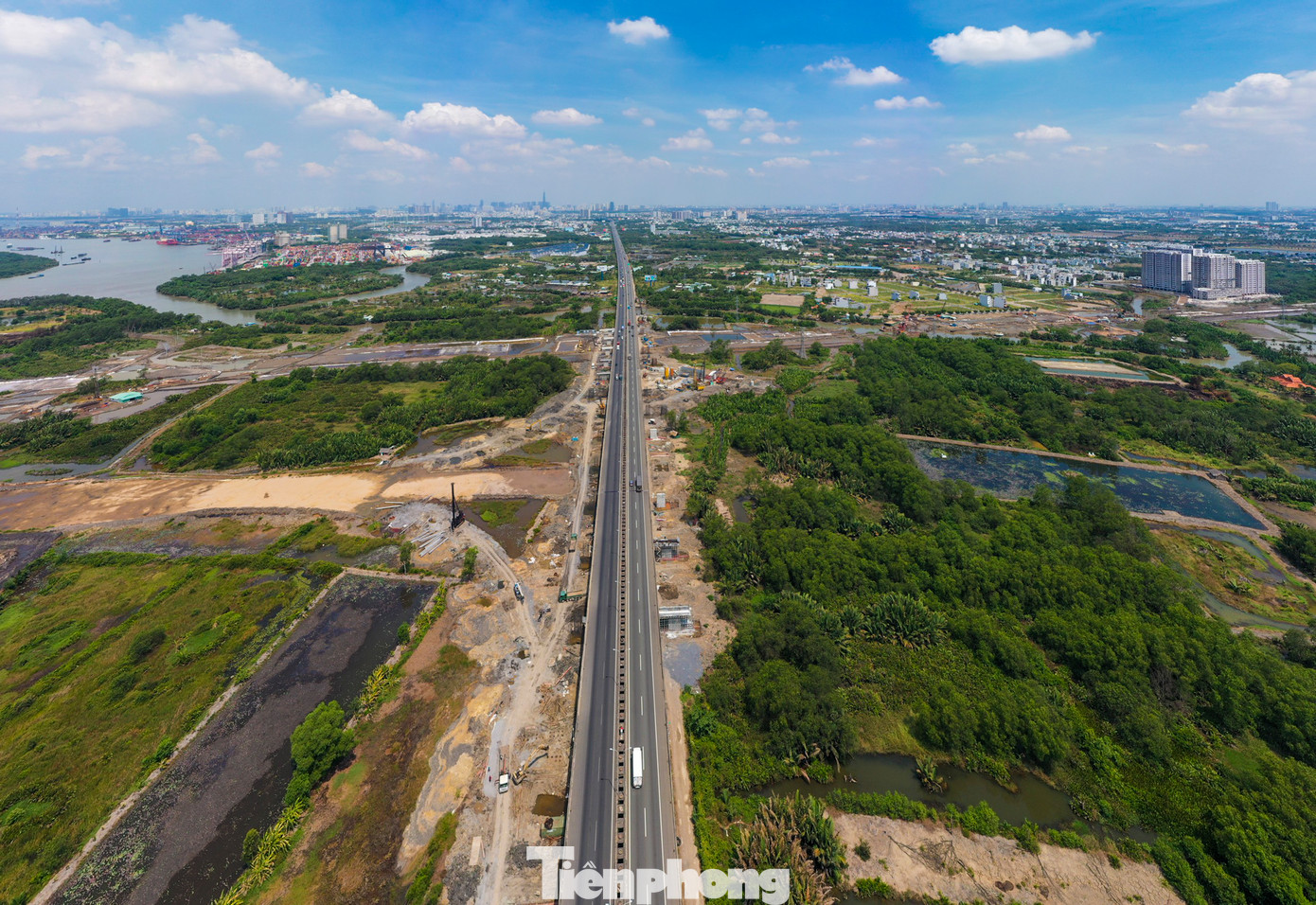 Mặt bằng xây dựng công trình đoạn qua TPHCM đã được bàn giao toàn bộ cho chủ đầu tư. Mặt bằng xây dựng công trình đoạn qua TPHCM đã được bàn giao toàn bộ cho chủ đầu tư.