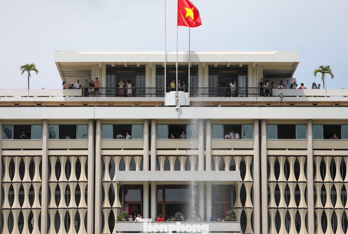 Nằm ở trung tâm TP.HCM và mang ý nghĩa lịch sử quan trọng, Dinh Độc Lập là địa điểm được nhiều người dân lựa chọn ghé chơi dịp nghỉ lễ 30/4-1/5.