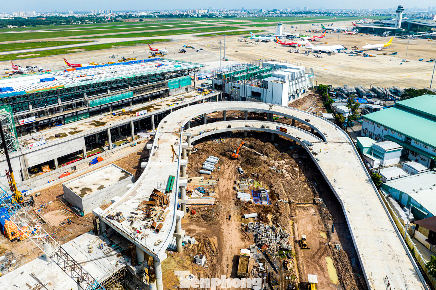 Khi đưa vào khai thác, nhà ga có quy mô lớn nhất cả nước với 20 triệu khách, nâng tổng công suất khai thác ở sân bay quốc tế Tân Sơn Nhất lên 50 triệu khách mỗi năm.