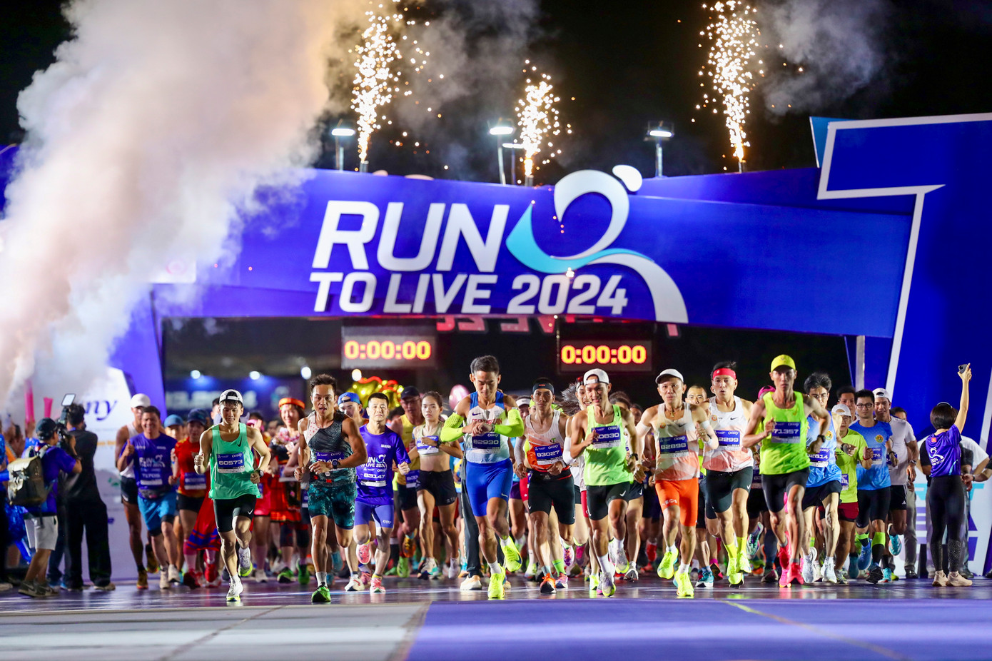 Hơn 6.000 VĐV đã tham dự giải chạy Run To Live 2024 diễn ra tại đường Trần Bạch Đằng (Đoạn từ R12 đến N13) (phường Thủ Thiêm, TP Thủ Đức) vào rạng sáng 10/3.