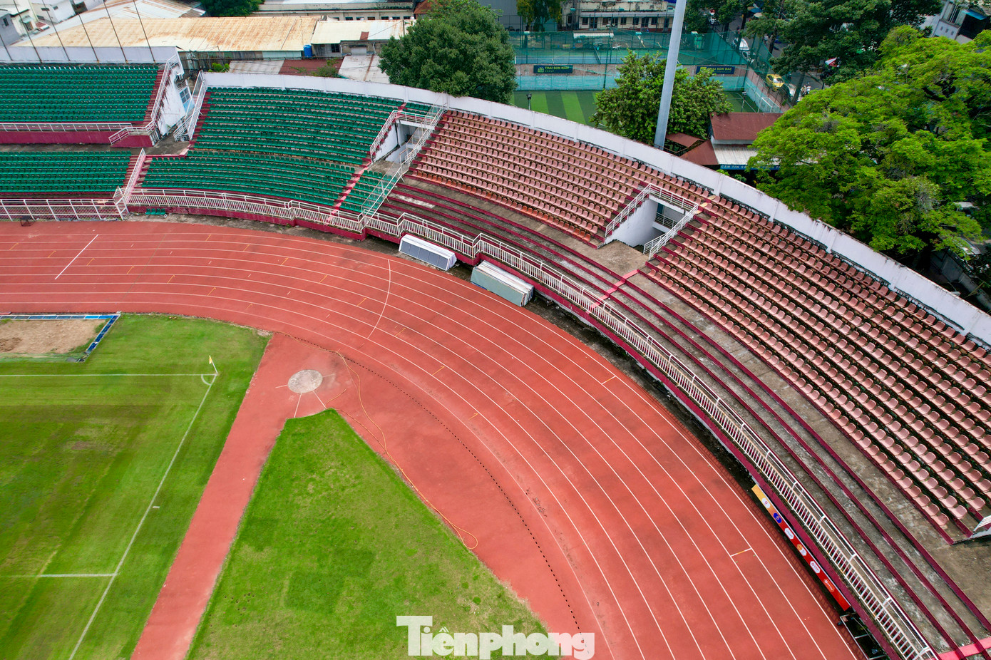 Khu khán đài B, C1, D1 sẽ được xây lại với quy mô ba tầng.