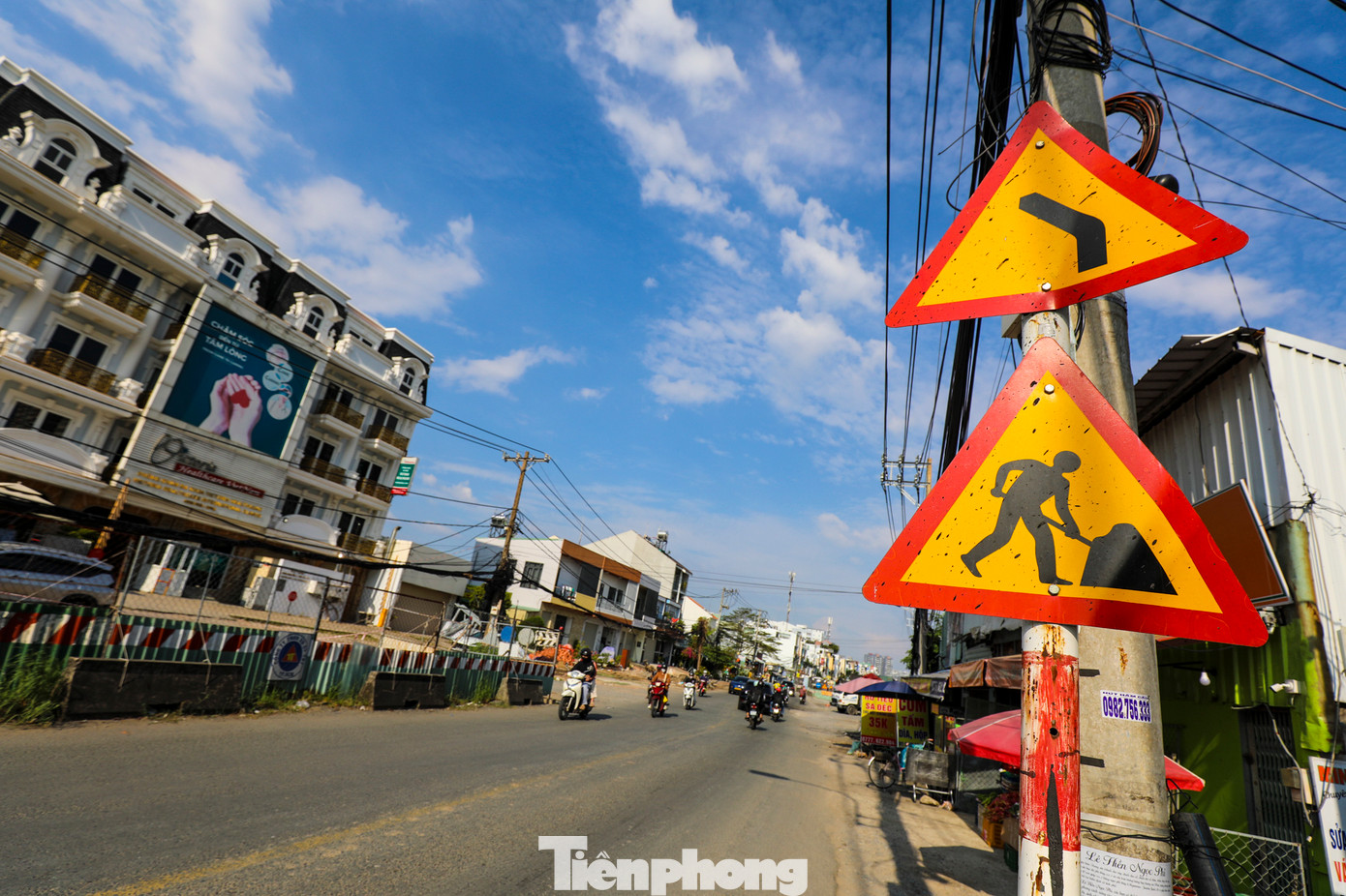 Ban giao thông cam kết, nếu kịp tiến độ bàn giao mặt bằng, dự án nâng cấp đường Lương Định Của trong năm nay sẽ cố gắng hoàn thành đoạn từ khúc giao đường Nguyễn Hoàng đến vòng xoay Lương Định Của - Trần Não và hoàn thành toàn bộ vào 2025. Ban giao thông cam kết, nếu kịp tiến độ bàn giao mặt bằng, dự án nâng cấp đường Lương Định Của trong năm nay sẽ cố gắng hoàn thành đoạn từ khúc giao đường Nguyễn Hoàng đến vòng xoay Lương Định Của - Trần Não và hoàn thành toàn bộ vào 2025.