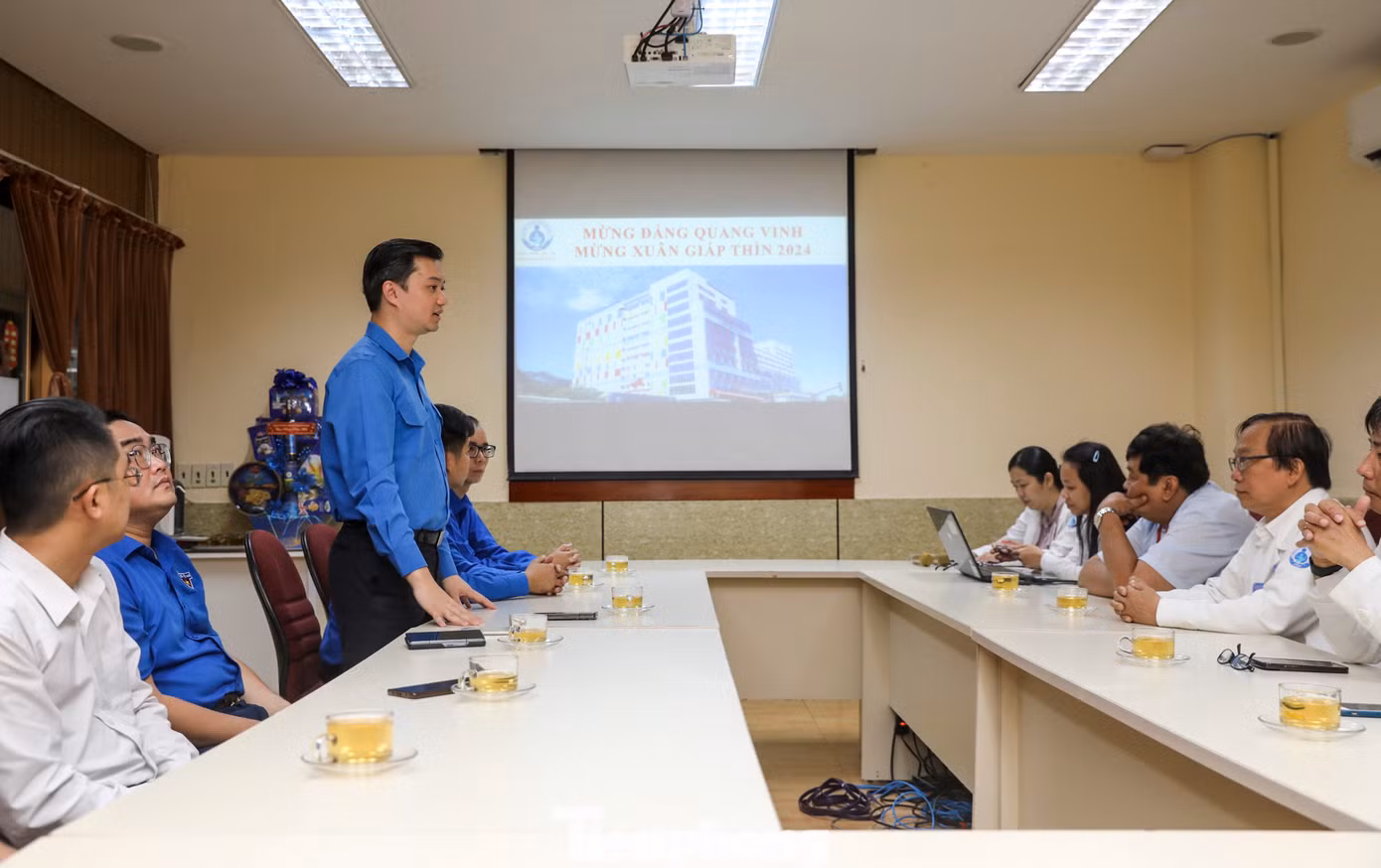 Thay mặt Ban Bí thư Trung ương Đoàn, anh Nguyễn Minh Triết - Bí thư Ban chấp hành Trung ương Đoàn bày tỏ vinh dự khi đến chúc Tết Bệnh viện Nhi Đồng 1 – một trong những lá cờ đầu của ngành y tế.