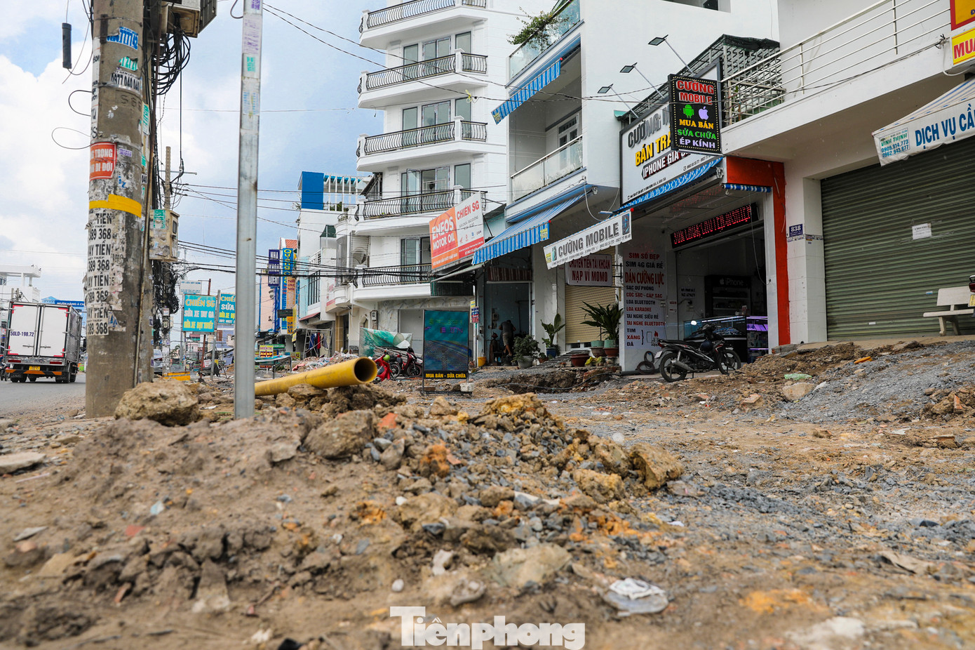 Công trình có chiều dài 2km, mặt cắt ngang bề rộng 30m, gồm các phần việc: Xây dựng hệ thống thoát nước mưa và nước thải, cây xanh, chiếu sáng, hào kỹ thuật và tổ chức giao thông hoàn chỉnh.