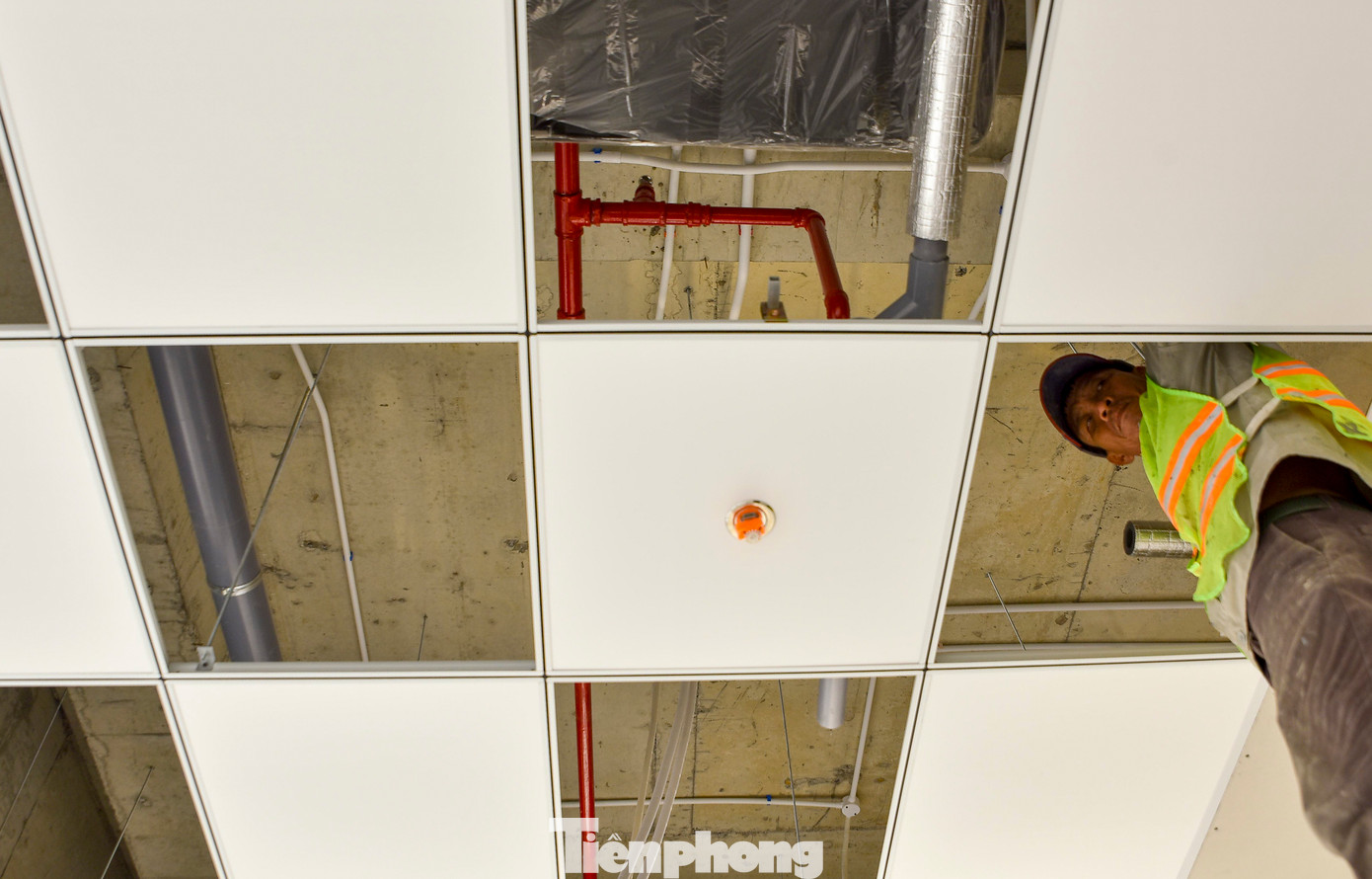 Công tác ốp lát, nội thất và các hệ thống kĩ thuật cũng đã hoàn thiện.