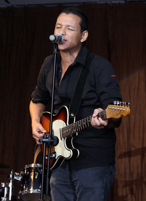 Ngôi sao đầu bếp Bobby Chinn cũng rất lãng tử và nghệ sĩ