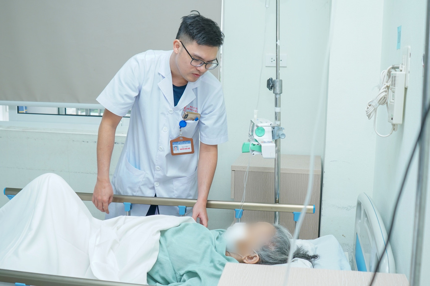 Cụ bà đã thoát khỏi nguy kịch, hồi phục sức khỏe. Ảnh: BV cung cấp Cụ bà đã thoát khỏi nguy kịch, hồi phục sức khỏe. Ảnh: BV cung cấp