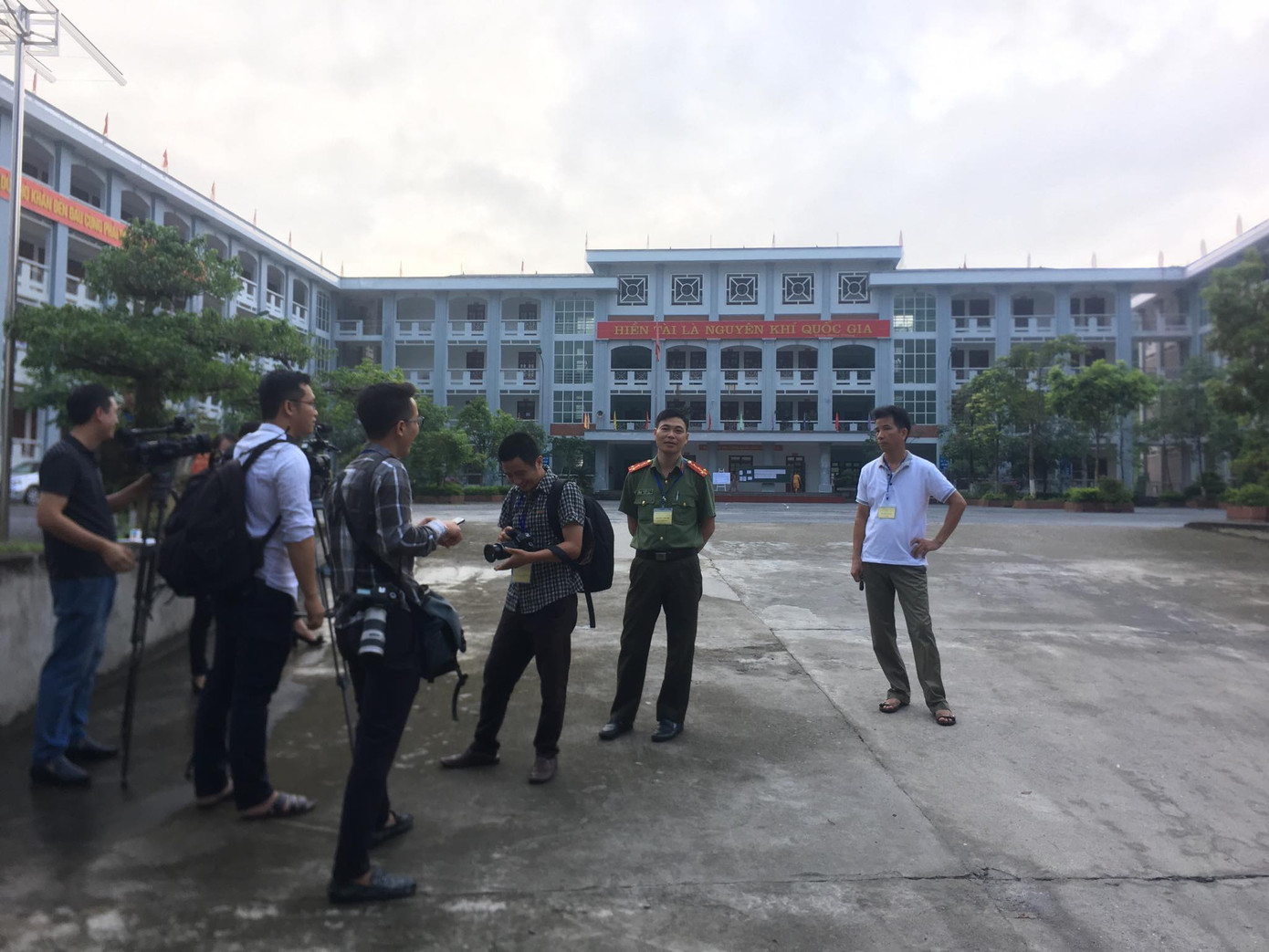 Ngày đầu thi THPT 2019: Siết chặt an ninh, cập nhật giải đề thi Ngữ Văn ảnh 30