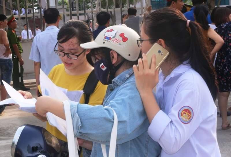 Đề Ngoại ngữ dễ thở, nhiều thí sinh thở phào tự tin đạt 8 điểm ảnh 25