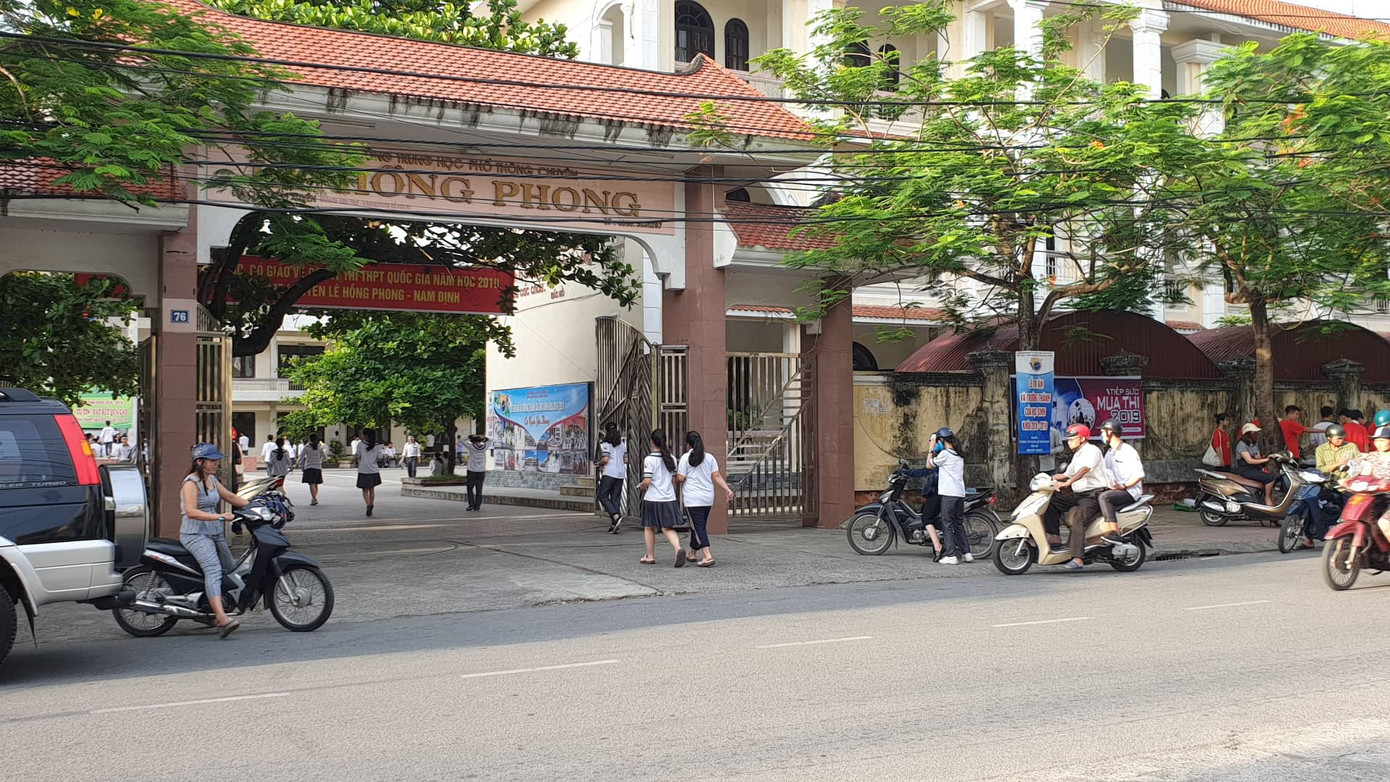 Đề Ngoại ngữ dễ thở, nhiều thí sinh thở phào tự tin đạt 8 điểm ảnh 56