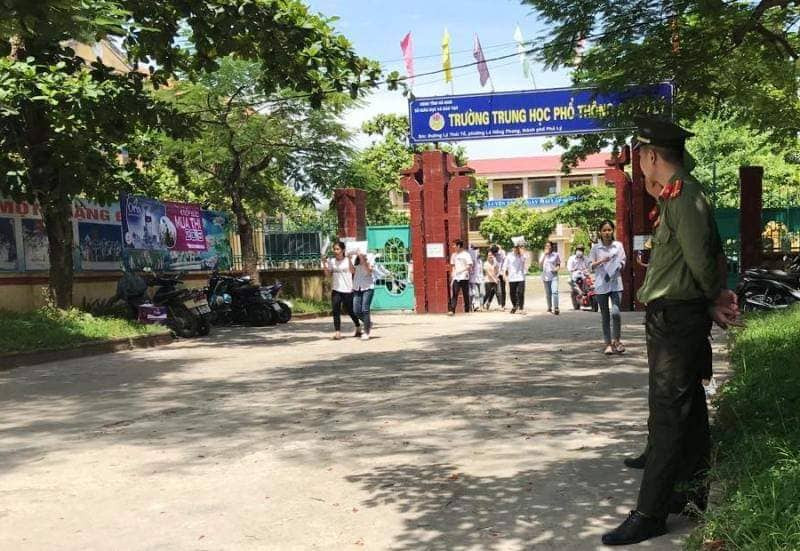 Đề Ngoại ngữ dễ thở, nhiều thí sinh thở phào tự tin đạt 8 điểm ảnh 8