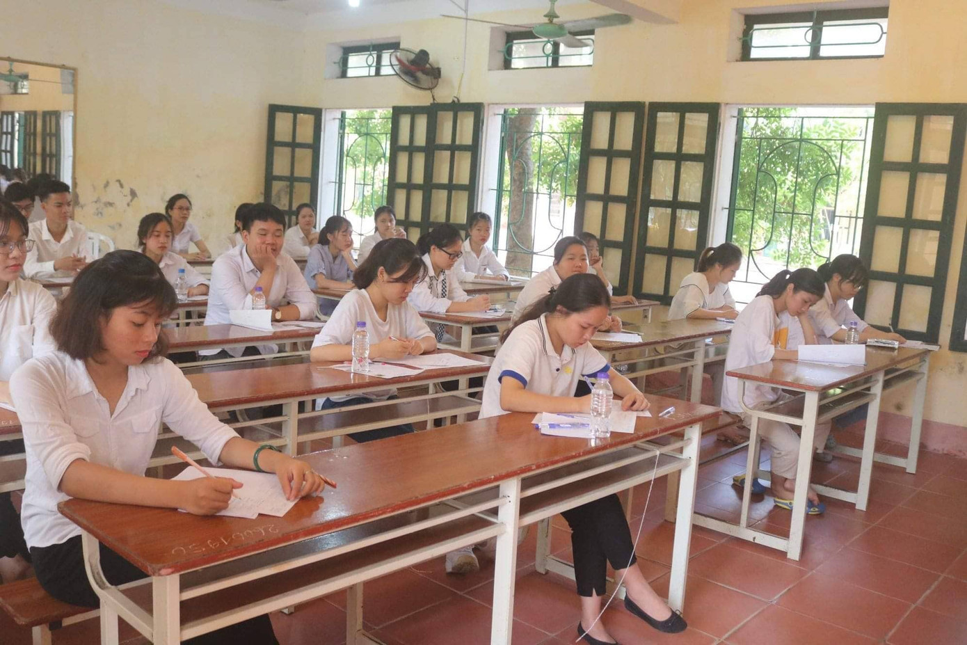 Đề Ngoại ngữ dễ thở, nhiều thí sinh thở phào tự tin đạt 8 điểm ảnh 52