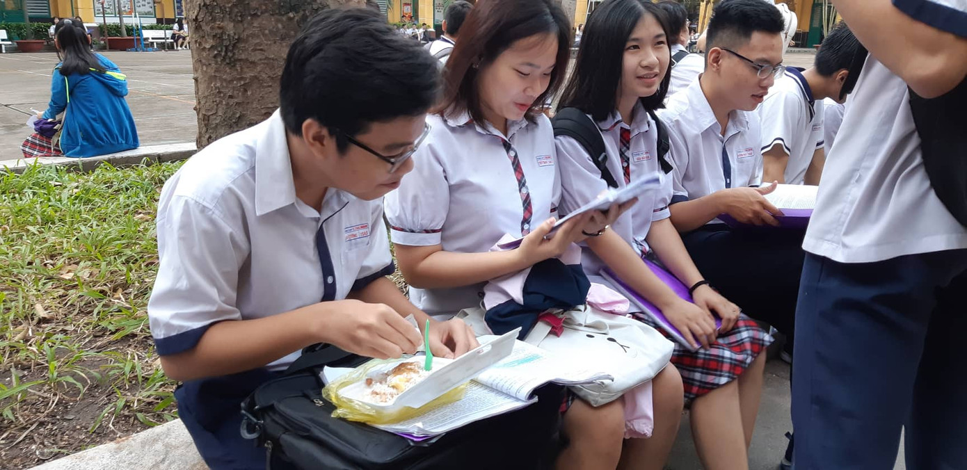 Ngày đầu thi THPT 2019: Siết chặt an ninh, cập nhật giải đề thi Ngữ Văn ảnh 6