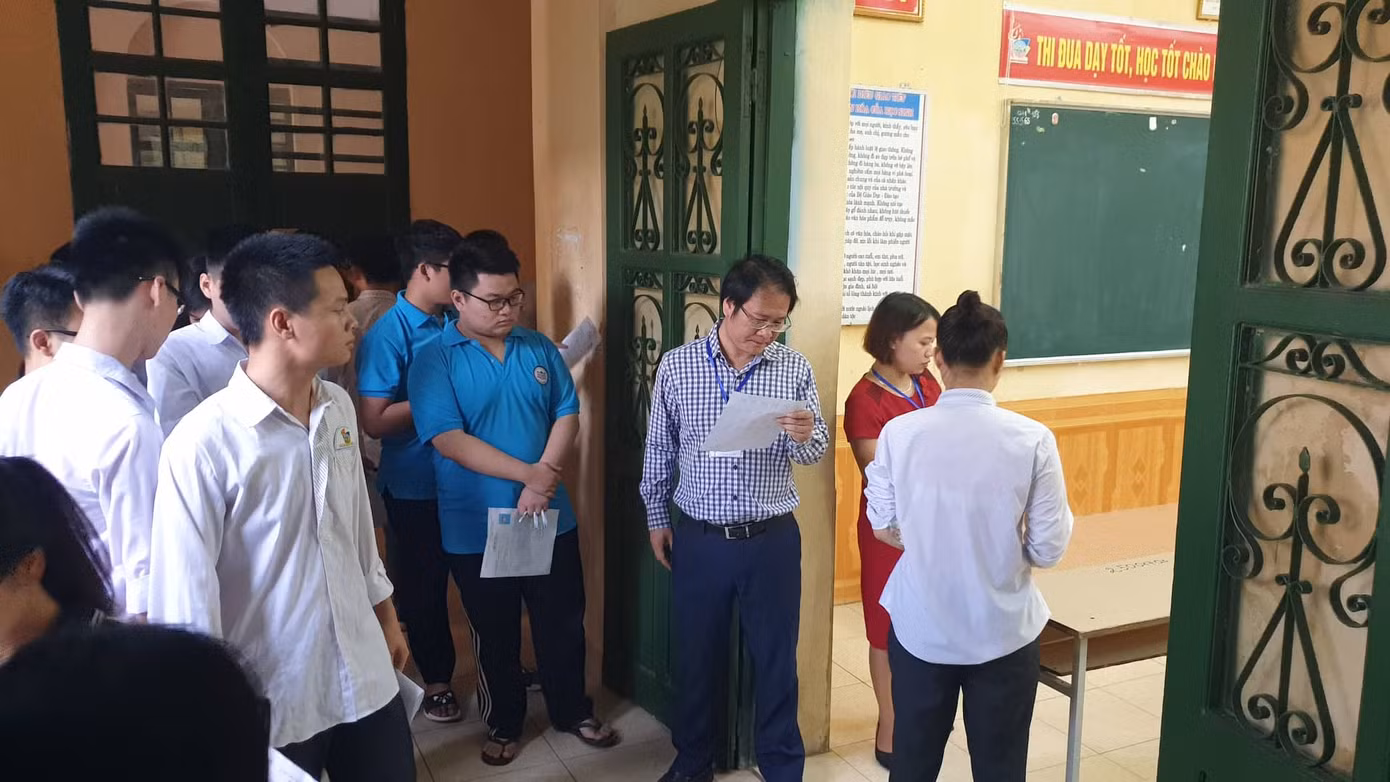 Ngày đầu thi THPT 2019: Siết chặt an ninh, cập nhật giải đề thi Ngữ Văn ảnh 16