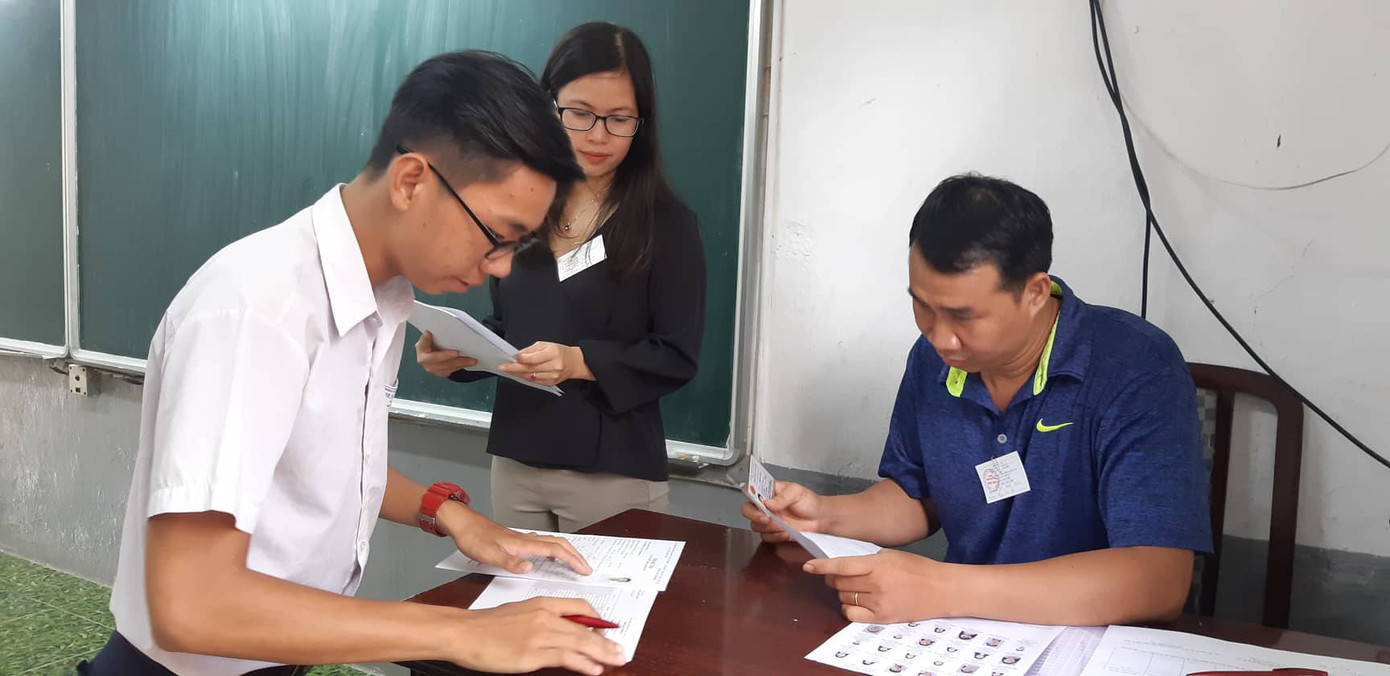 Thí sinh hào hứng làm thủ tục nhập thi THPT quốc gia 2019 ảnh 12