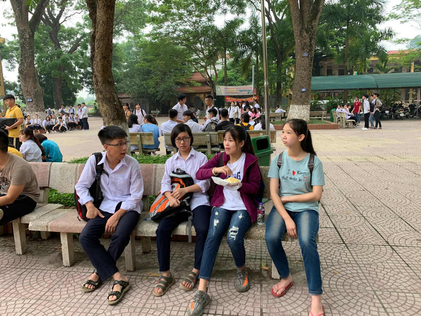 Ngày đầu thi THPT 2019: Siết chặt an ninh, cập nhật giải đề thi Ngữ Văn ảnh 3