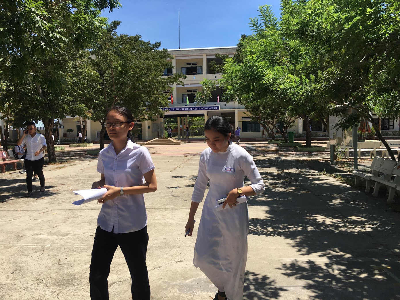 Đề Ngoại ngữ dễ thở, nhiều thí sinh thở phào tự tin đạt 8 điểm ảnh 37