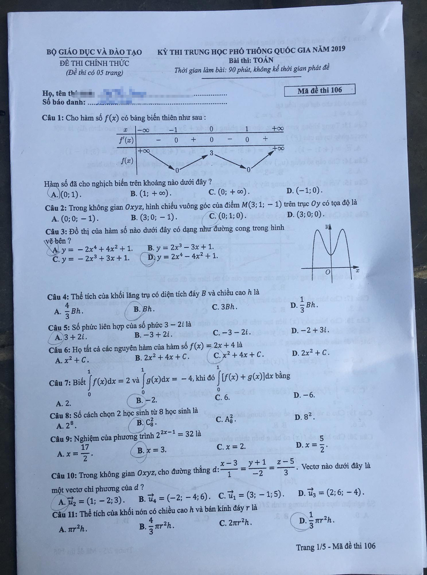 Kết thúc thi Toán: Thí sinh hớn hở, cập nhật lời giải ảnh 32