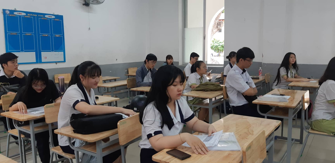 Thí sinh hào hứng làm thủ tục nhập thi THPT quốc gia 2019 ảnh 14