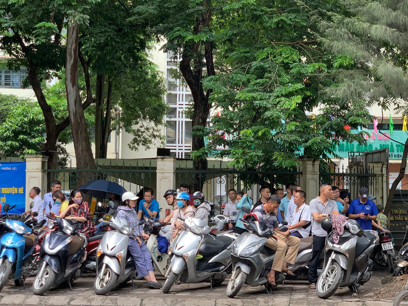 Hàng triệu học sinh cả nước bước vào cuộc đua lớp 10 nóng bỏng ảnh 21