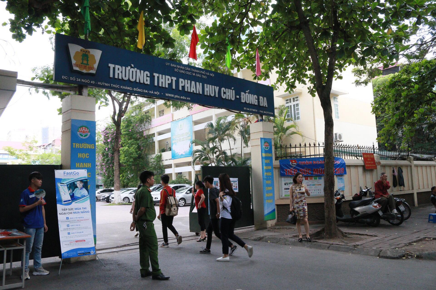 Điểm thi tại THPT Phan Huy Chú. Bộ GD&ĐT họp báo nóng thi THPT 2019: Chưa thấy gian lận có tổ chức ảnh 33