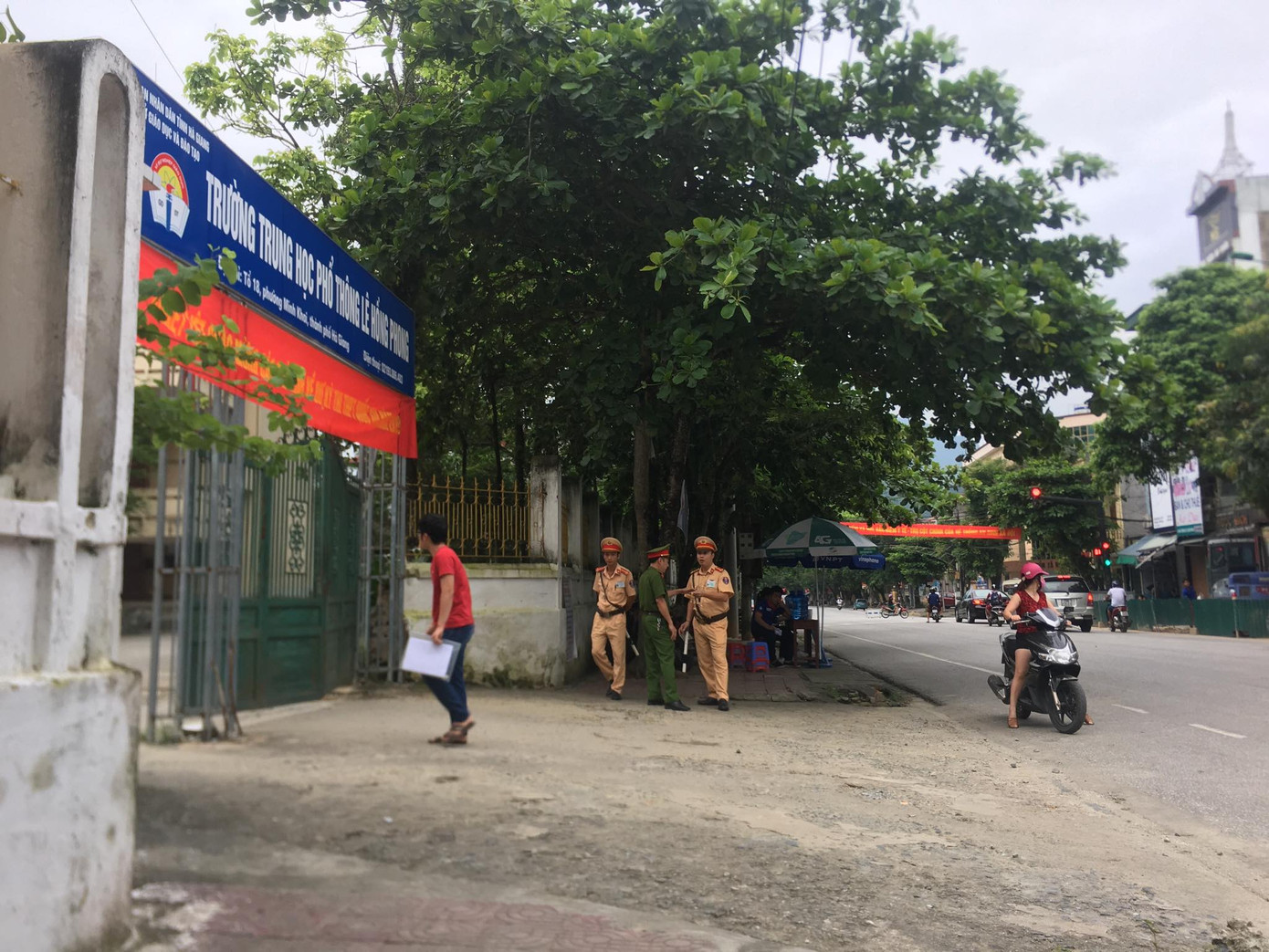 Đề Ngoại ngữ dễ thở, nhiều thí sinh thở phào tự tin đạt 8 điểm ảnh 60