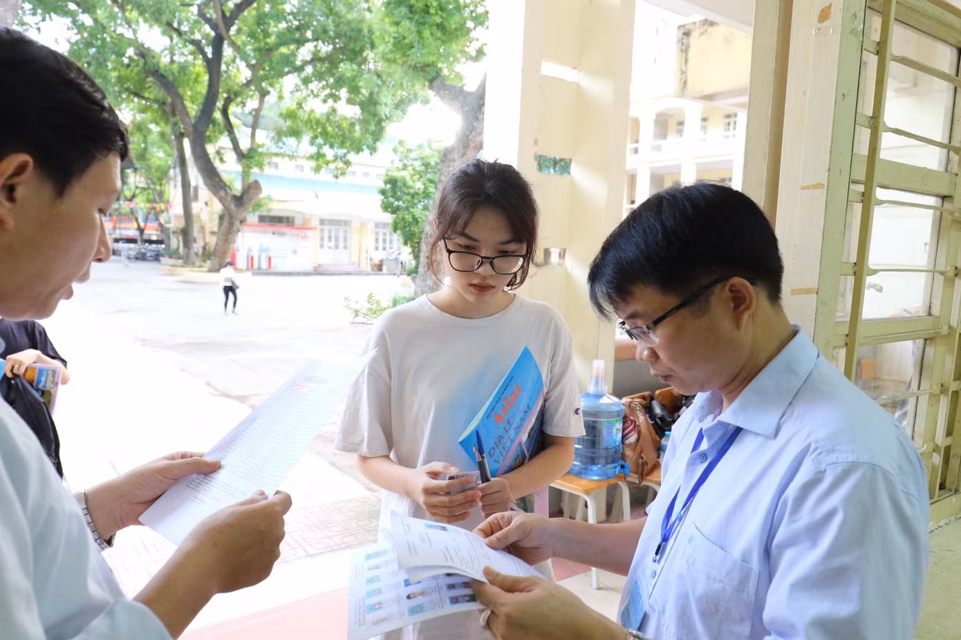 Bộ GD&ĐT họp báo nóng thi THPT 2019: Chưa thấy gian lận có tổ chức ảnh 30