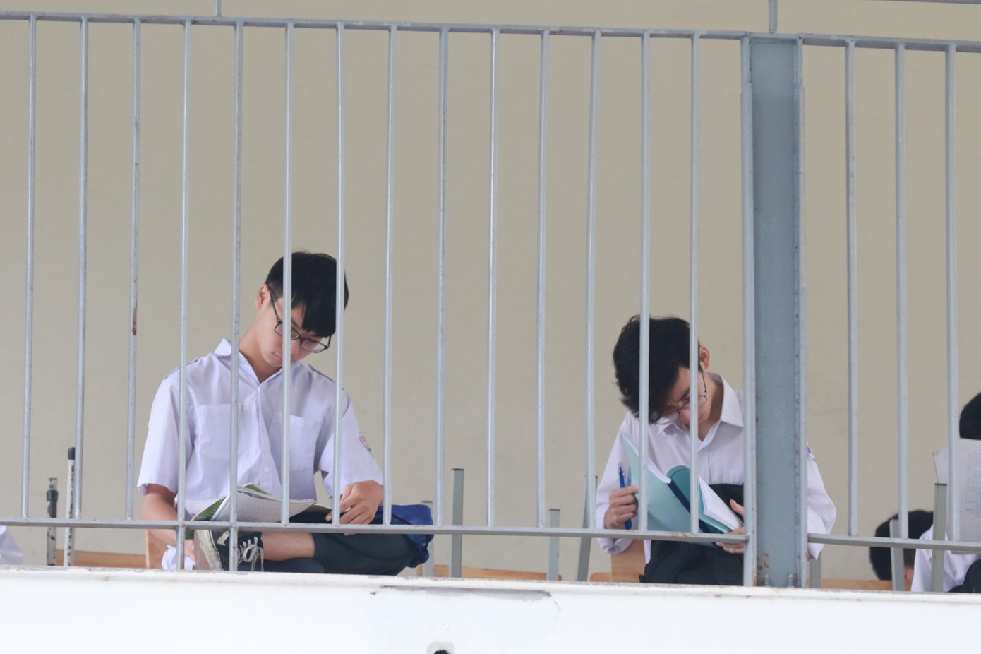 Hàng triệu học sinh cả nước bước vào cuộc đua lớp 10 nóng bỏng ảnh 4