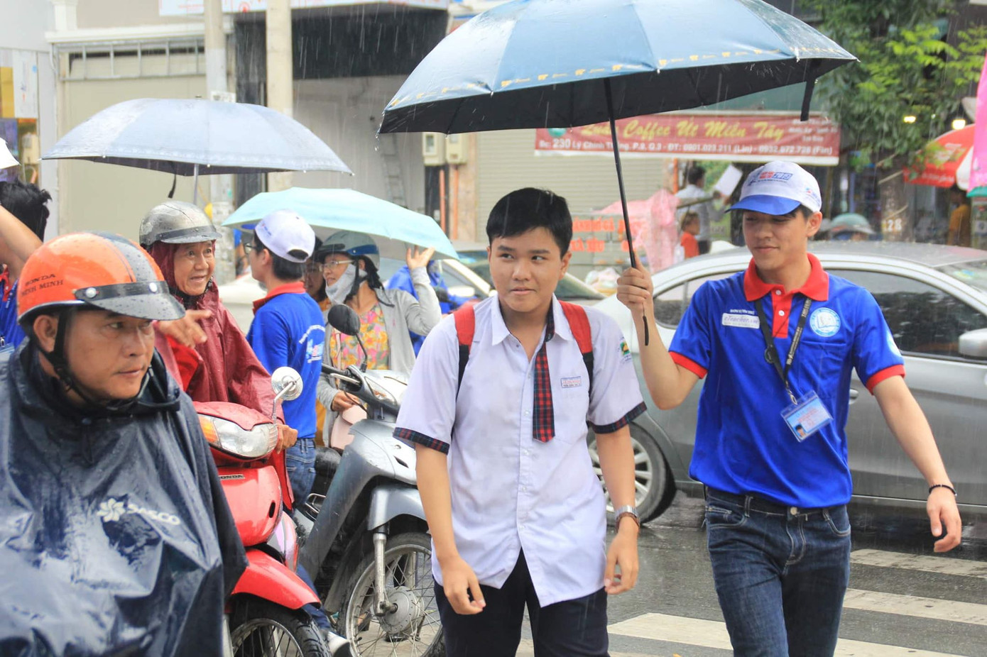 Đề Ngoại ngữ dễ thở, nhiều thí sinh thở phào tự tin đạt 8 điểm ảnh 22