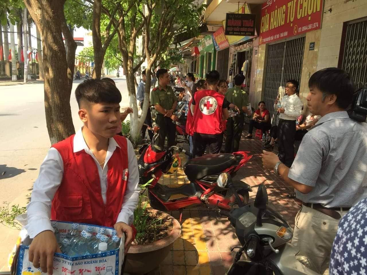 Đề Ngoại ngữ dễ thở, nhiều thí sinh thở phào tự tin đạt 8 điểm ảnh 18