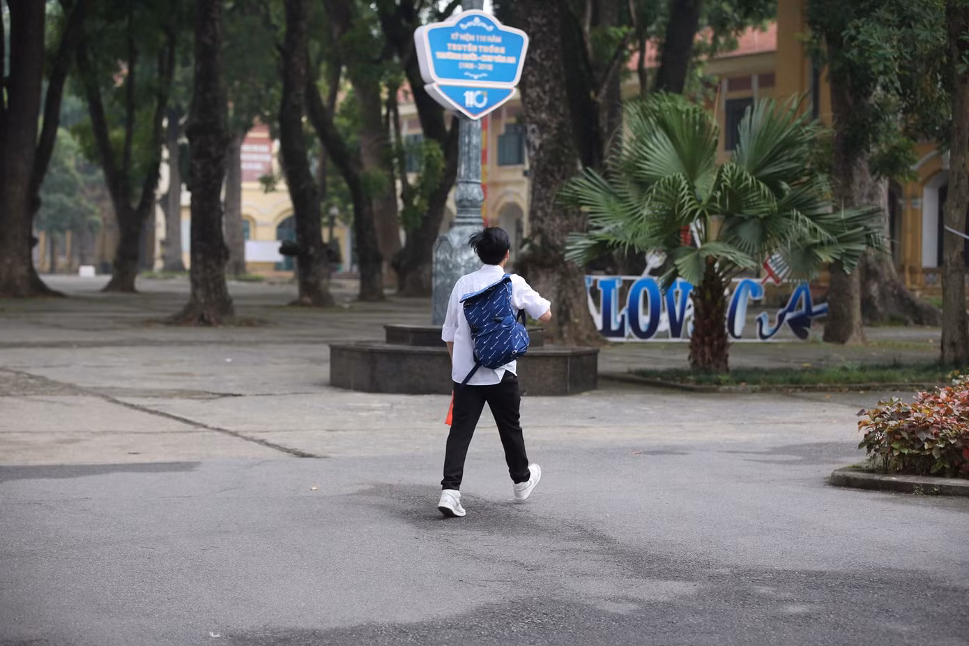 Ngày đầu thi THPT 2019: Siết chặt an ninh, cập nhật giải đề thi Ngữ Văn ảnh 43