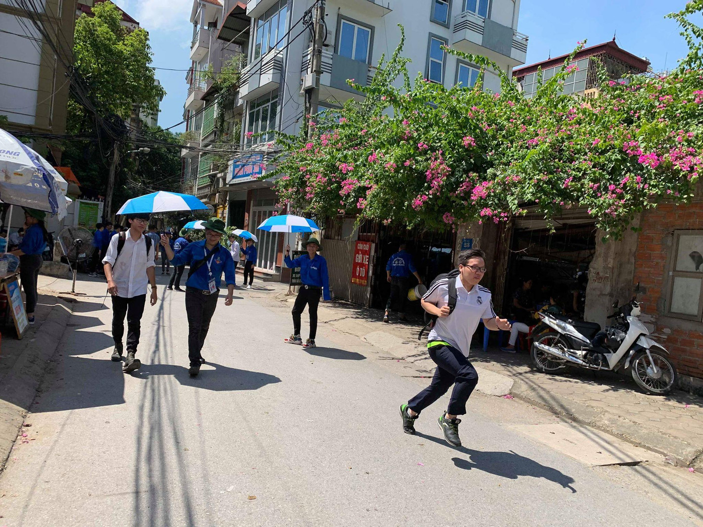 Đề Ngoại ngữ dễ thở, nhiều thí sinh thở phào tự tin đạt 8 điểm ảnh 20