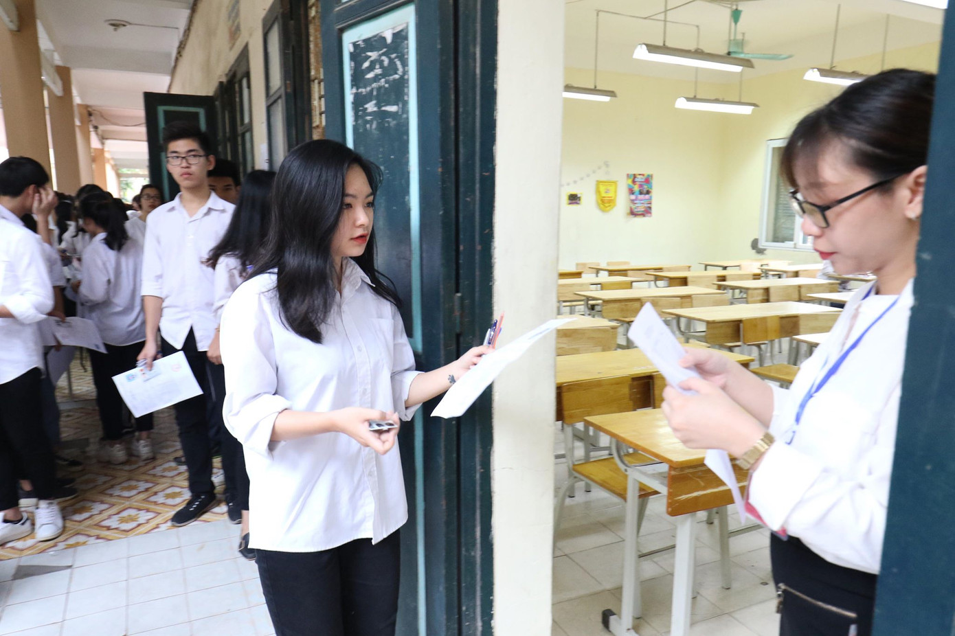 Ngày đầu thi THPT 2019: Siết chặt an ninh, cập nhật giải đề thi Ngữ Văn ảnh 27