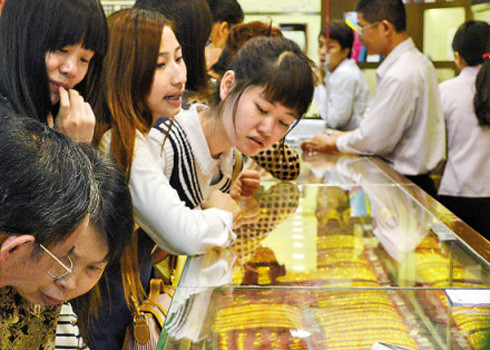 Giá vàng tăng vọt ngay đầu phiên Mỹ