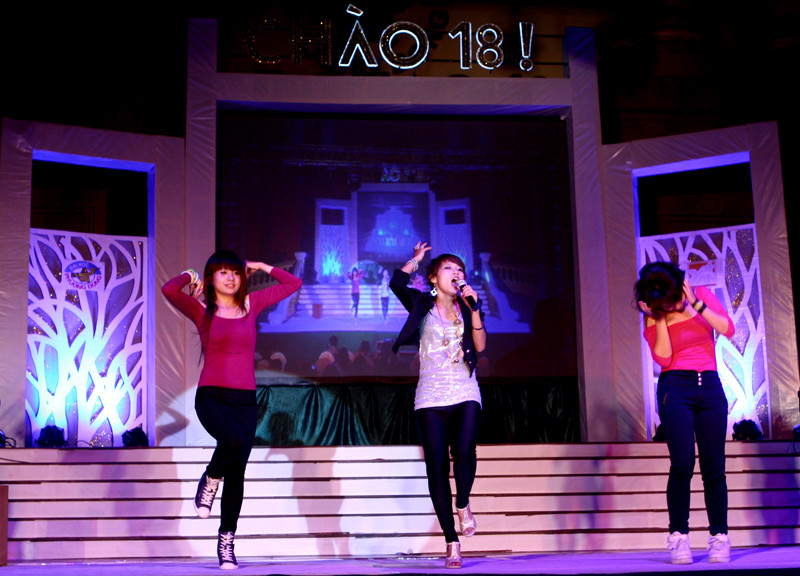 Cùng những giai điệu và màn vũ đạo sôi động