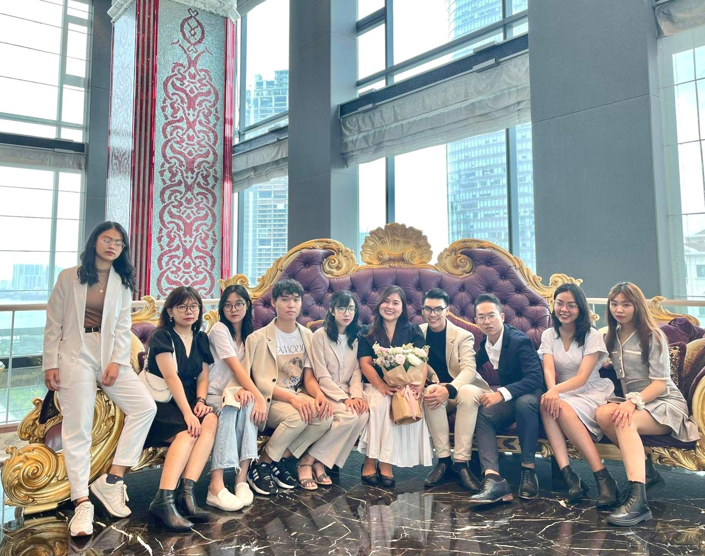 ...tớ đã được "thăng chức" lên ban tổ chức. Oách chưa? ...tớ đã được "thăng chức" lên ban tổ chức. Oách chưa?