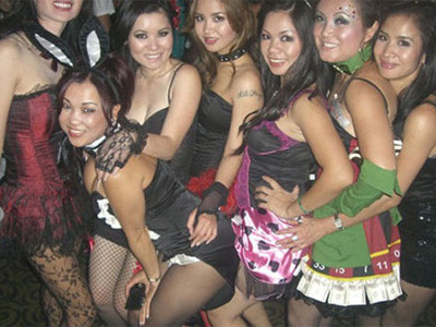 Thủy Tiên tại một quán bar ở Mỹ