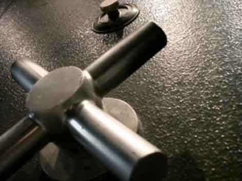 Chiếc két sắt gây tai họa cho Đại sứ Palestine