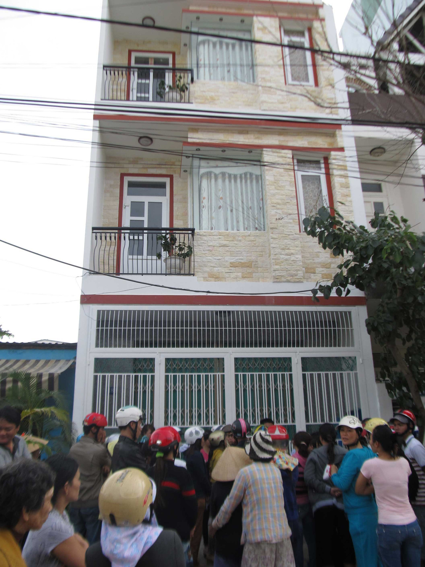 Ngôi nhà 5 tầng của chủ hụi Nguyễn Thiên Trang. ảnh: Nam Cường