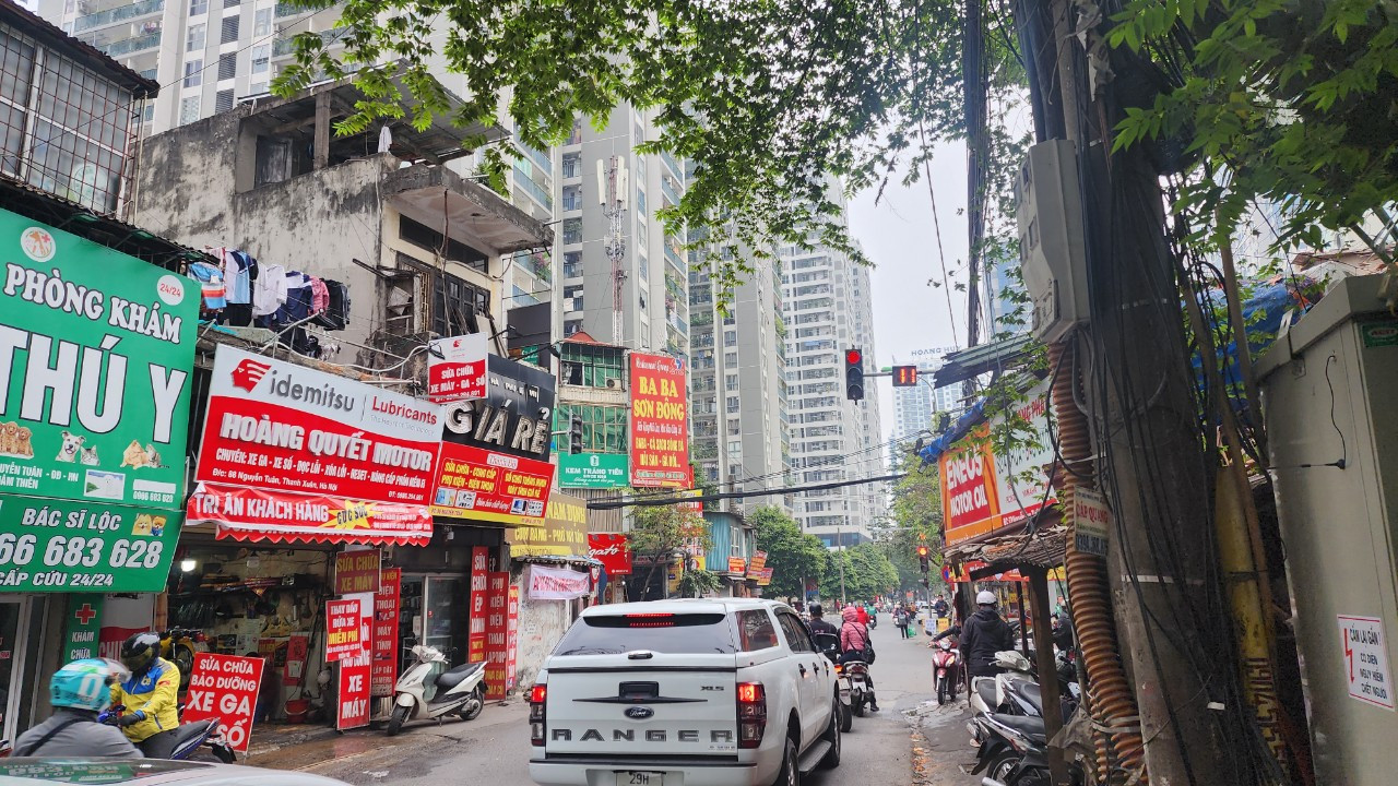 Tuy nhiên, đến nay dự án vẫn chưa hoàn thành giải phóng mặt bằng nên có dạng nút thắt cổ chai.