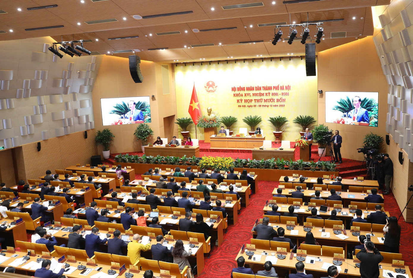 Phiên làm việc ngày 5/12 của HĐND TP. Hà Nội